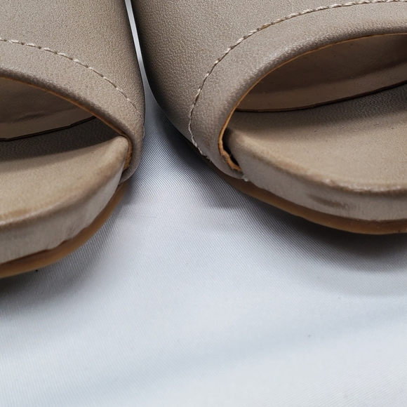 Naturalizer N5 Comfort Mule - Picture 3 of 10